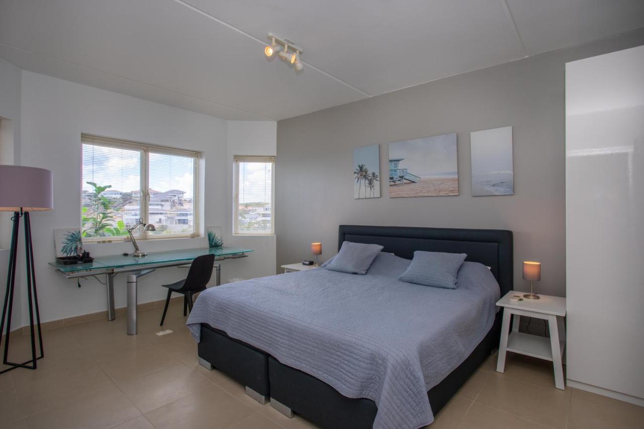 Blue Bay Beach Apartments Экстерьер фото