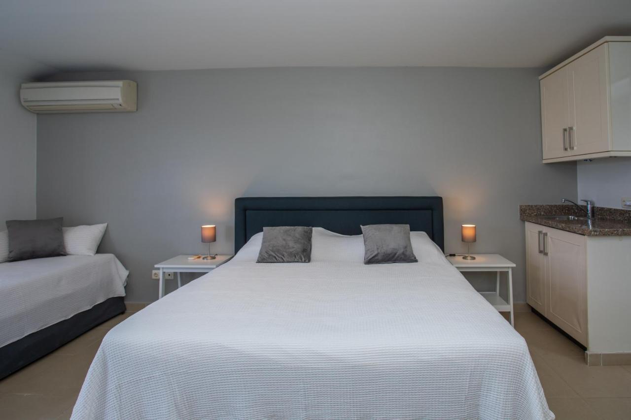 Blue Bay Beach Apartments Экстерьер фото