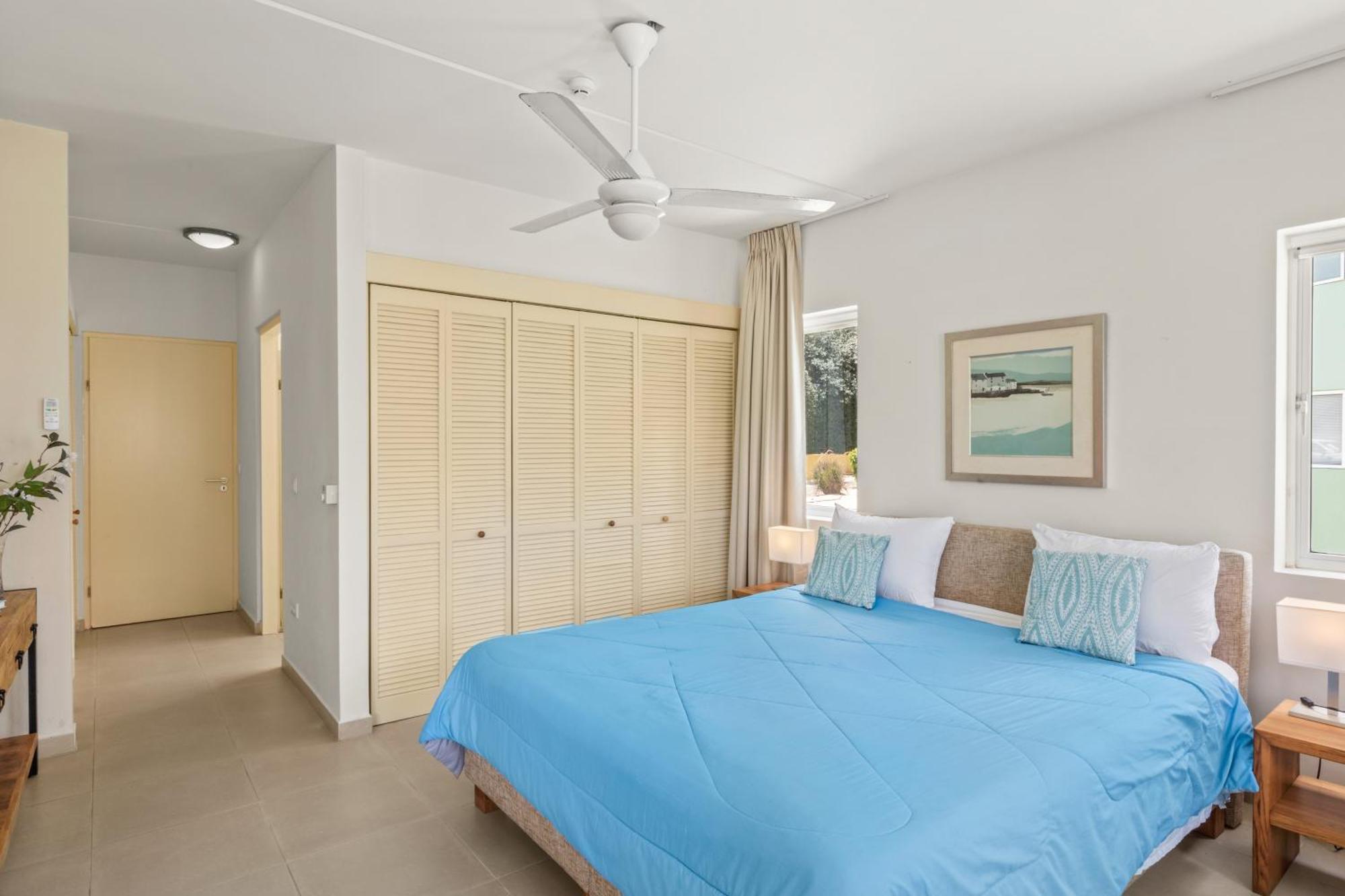 Blue Bay Beach Apartments Экстерьер фото